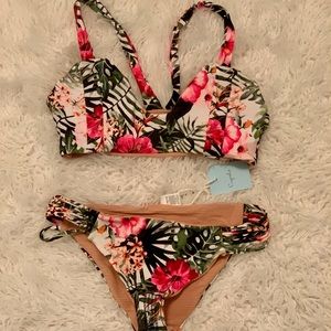 Cupshe reversible floral and tan ribbed bikini-NWT